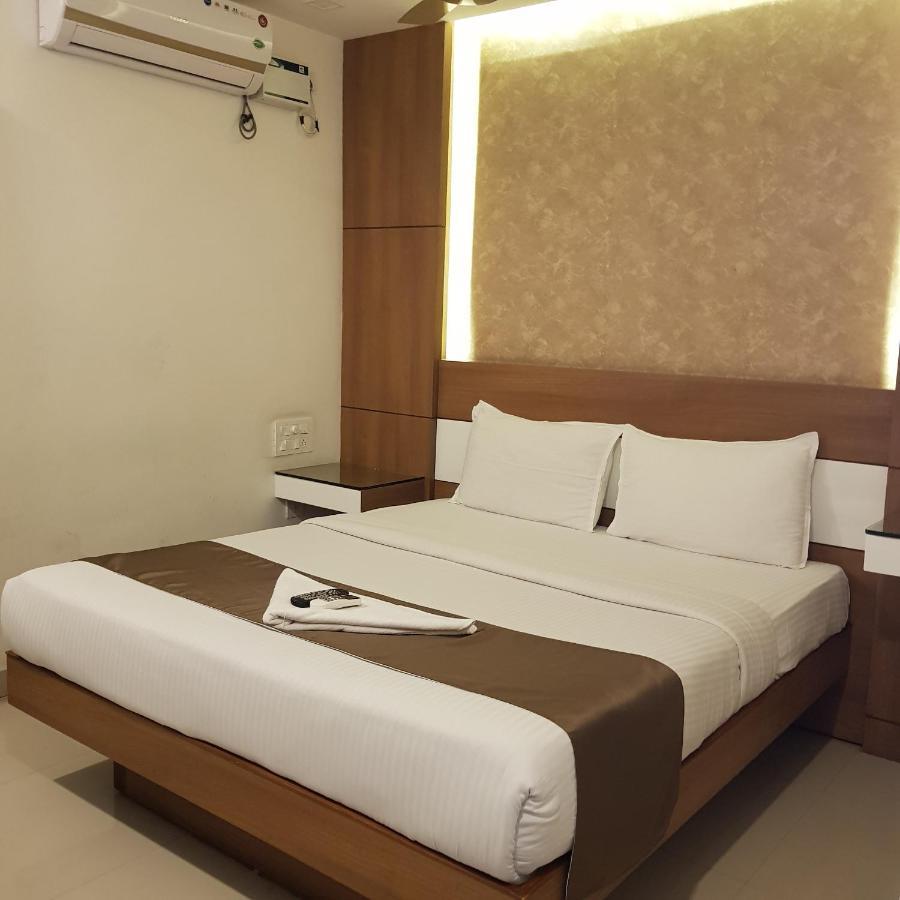 The Galaxy Suites Kochi Exterior photo
