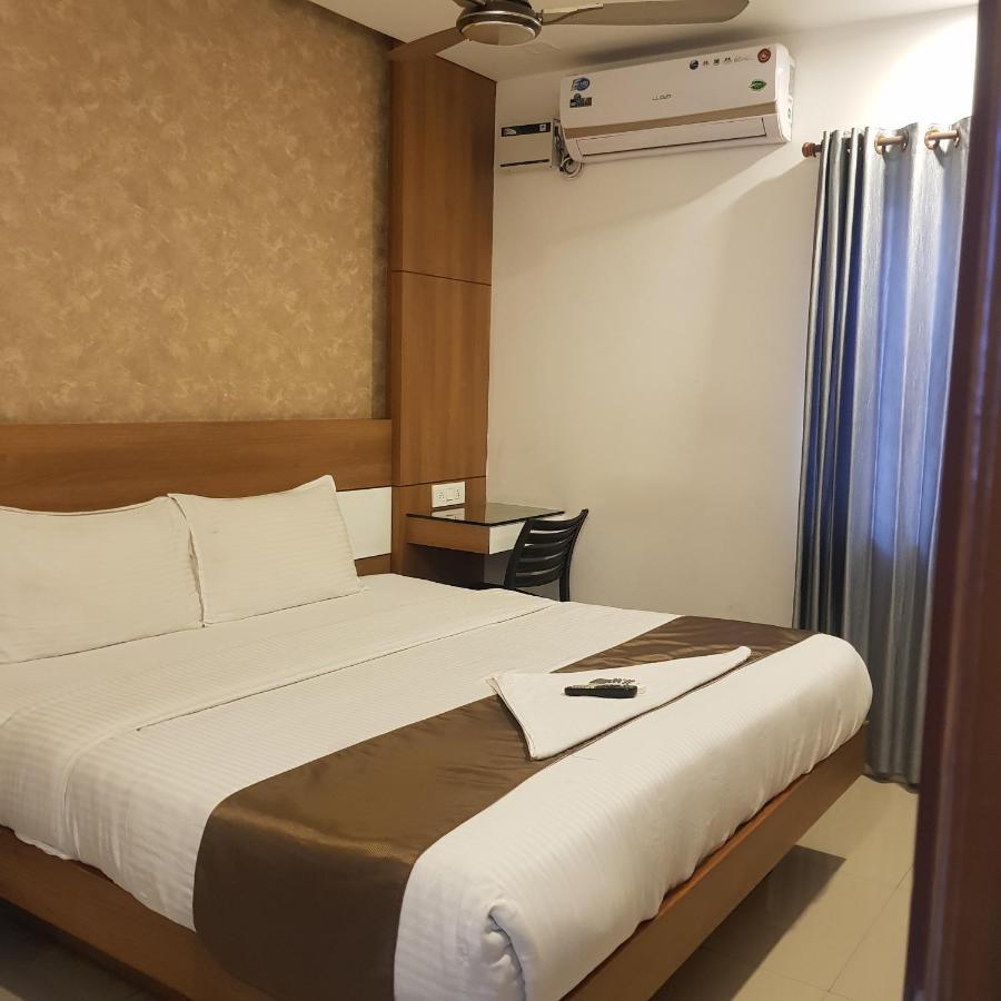 The Galaxy Suites Kochi Exterior photo