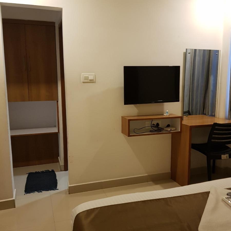 The Galaxy Suites Kochi Exterior photo