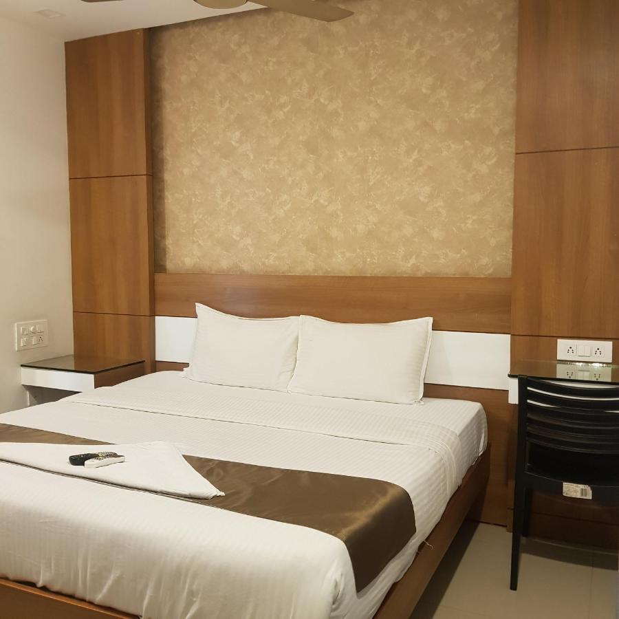 The Galaxy Suites Kochi Exterior photo