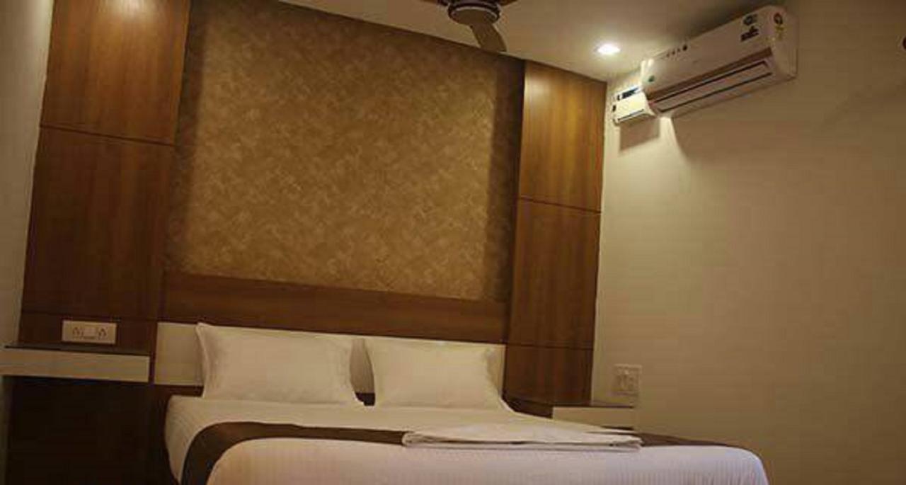 The Galaxy Suites Kochi Exterior photo