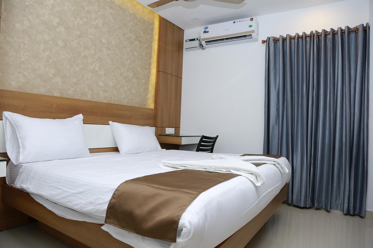 The Galaxy Suites Kochi Exterior photo