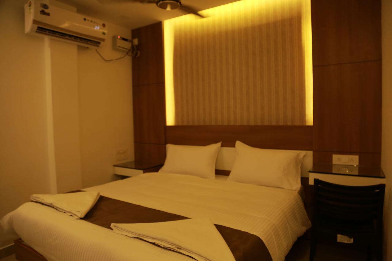 The Galaxy Suites Kochi Exterior photo